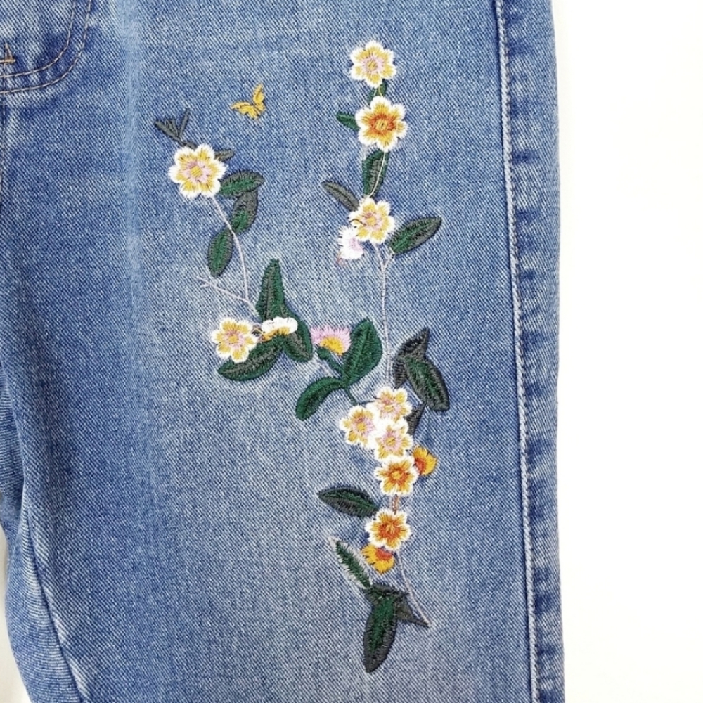 Missguided Riot Ripped High Rise Mom Jeans 4 - Picture 10 of 12